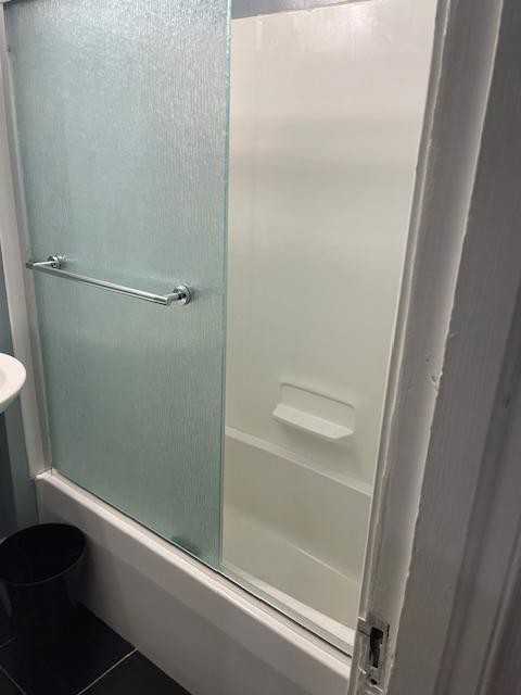 1606 Genesee St - Photo 6 of 7