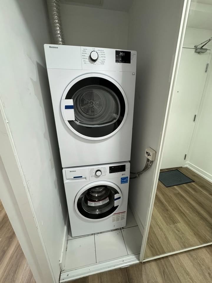 14 York Street #5508 - Photo 7 of 18