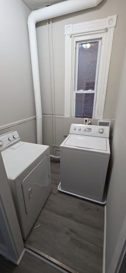 1619 1/2 Division St - Photo 5 of 12