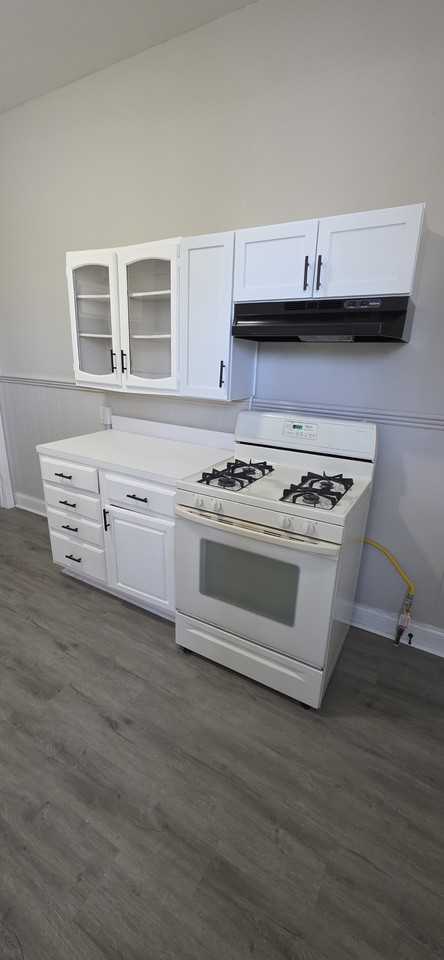 1619 1/2 Division St - Photo 7 of 12