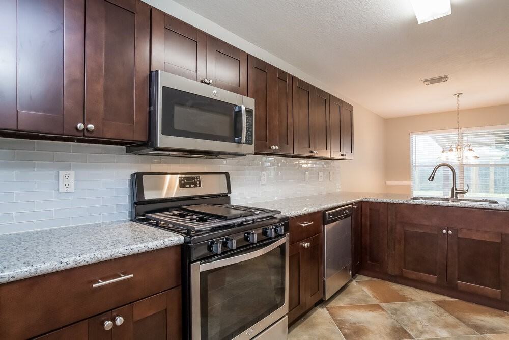 7322 Fox Forest Trl - Photo 5 of 16