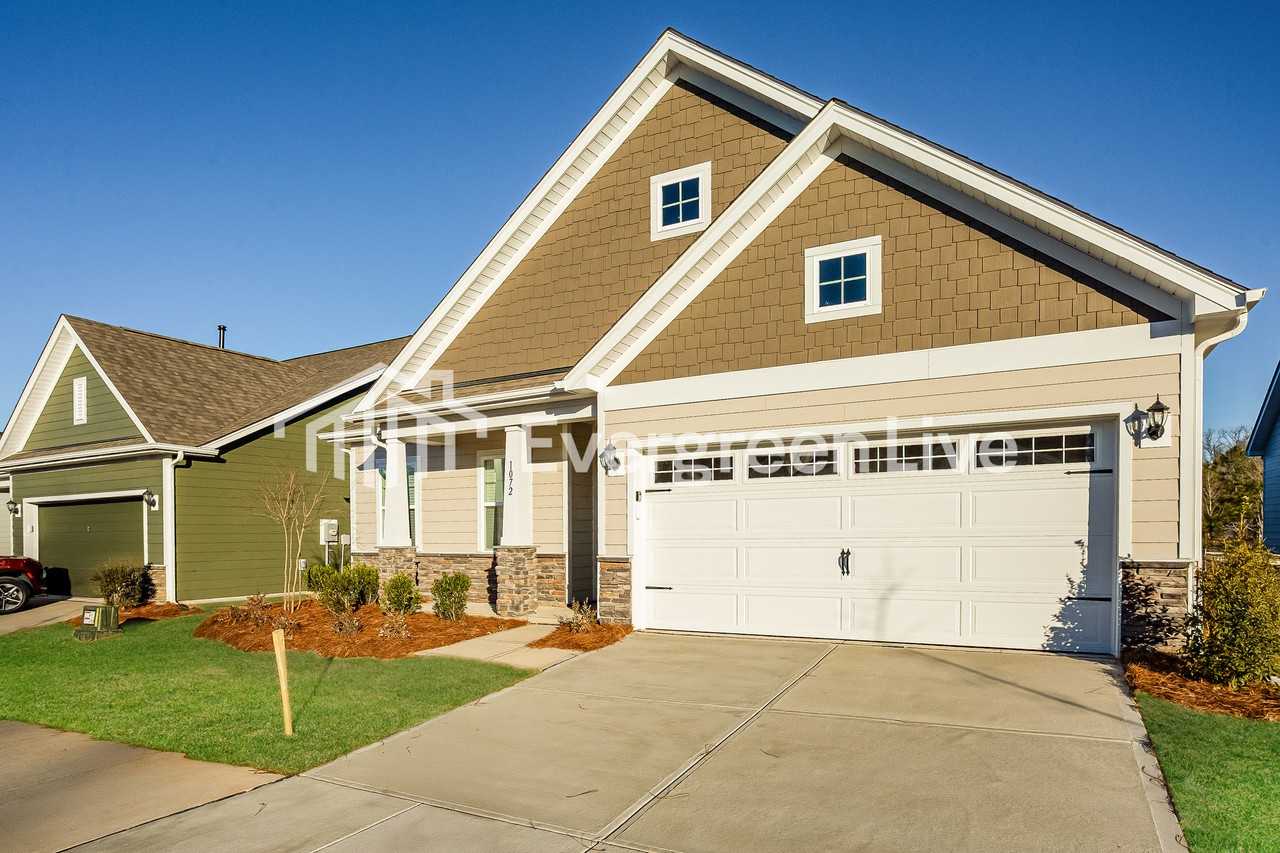 1072 Mapletree Ln - Photo 2 of 15