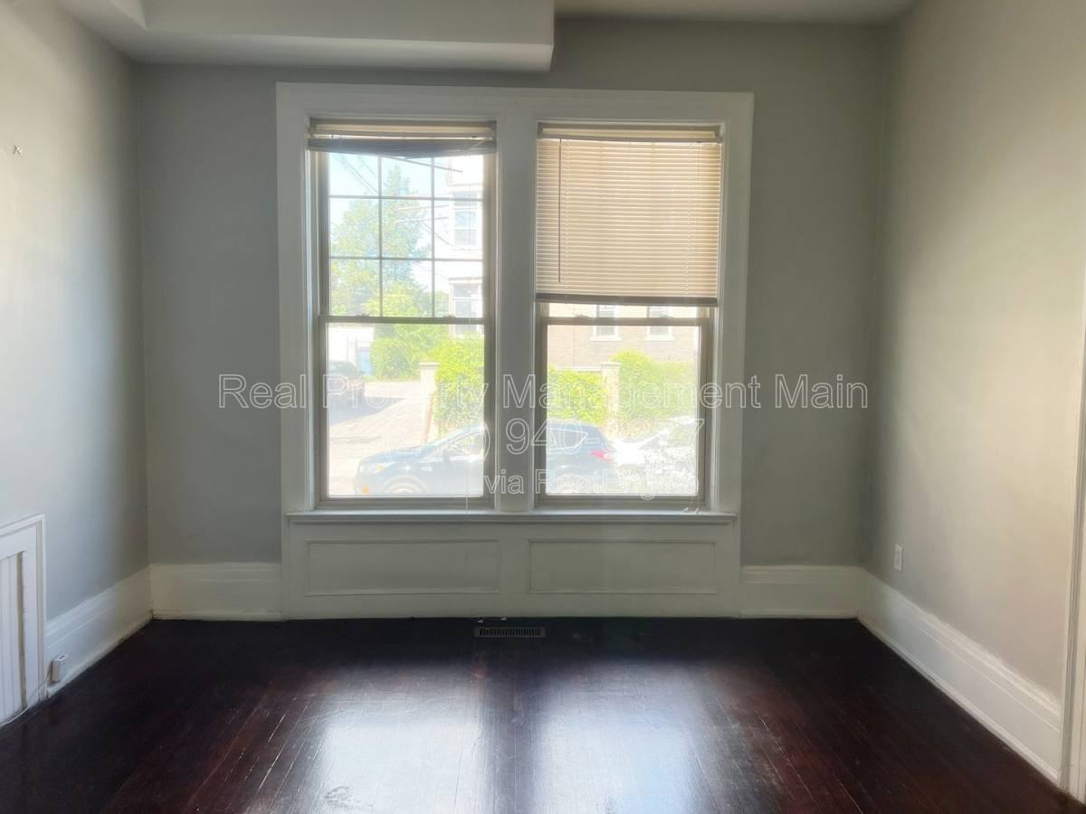 715 Parker St #4 - Photo 2 of 8