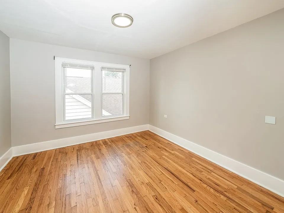 131 Maplehurst Ave - Photo 7 of 14