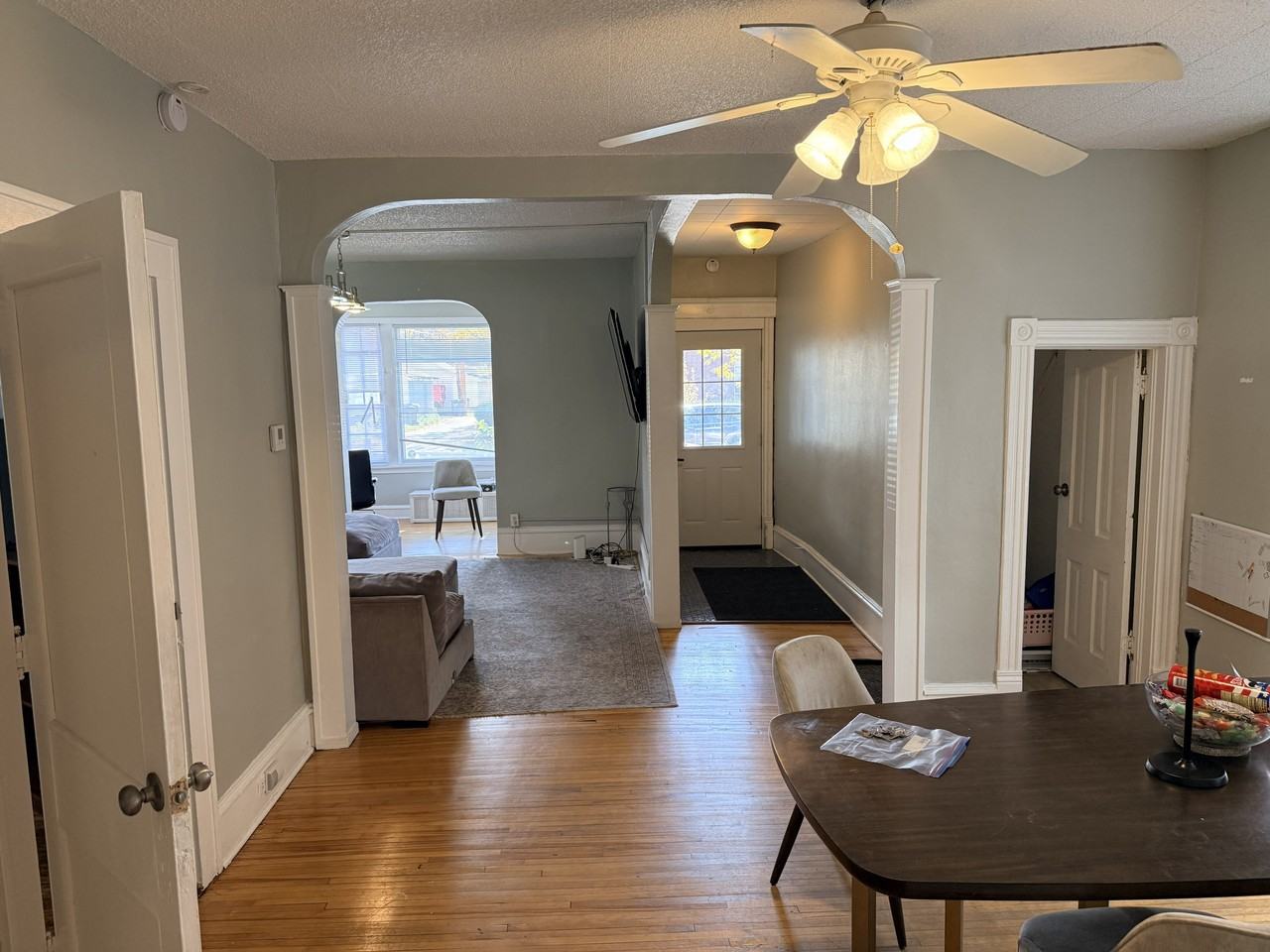 945 28th Ave Ne #1 - Photo 4 of 5