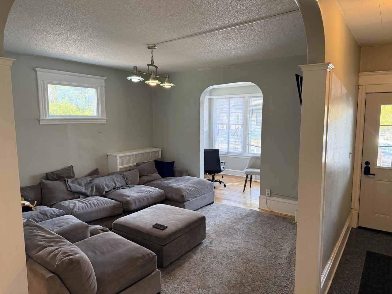 945 28th Ave Ne #1 - Photo 5 of 5