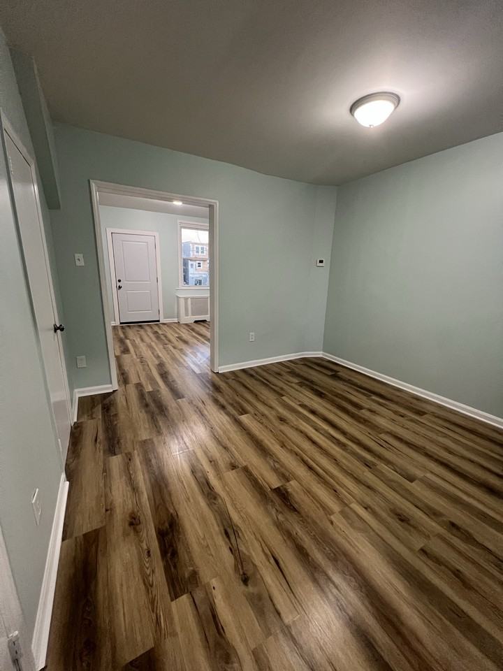 5222 N Hutchinson St - Photo 2 of 14