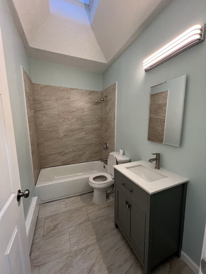 5222 N Hutchinson St - Photo 6 of 14