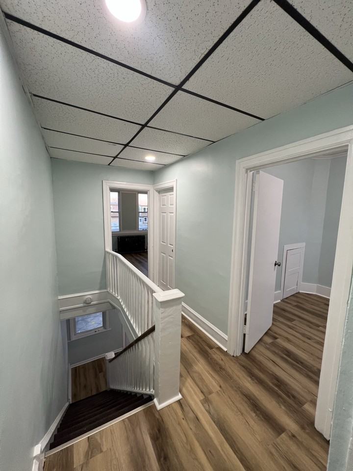 5222 N Hutchinson St - Photo 7 of 14