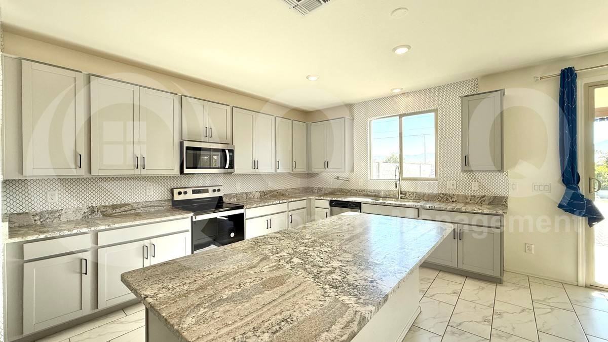 2439 W Kowalsky Ln - Photo 3 of 10