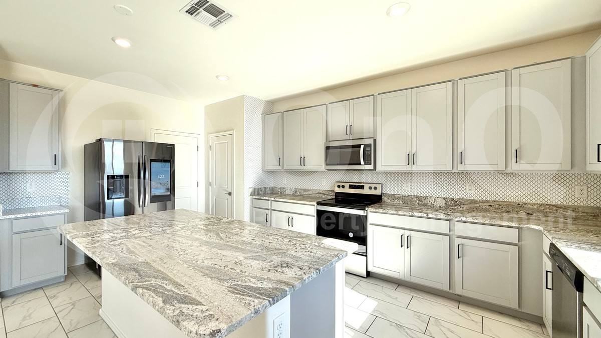 2439 W Kowalsky Ln - Photo 4 of 10