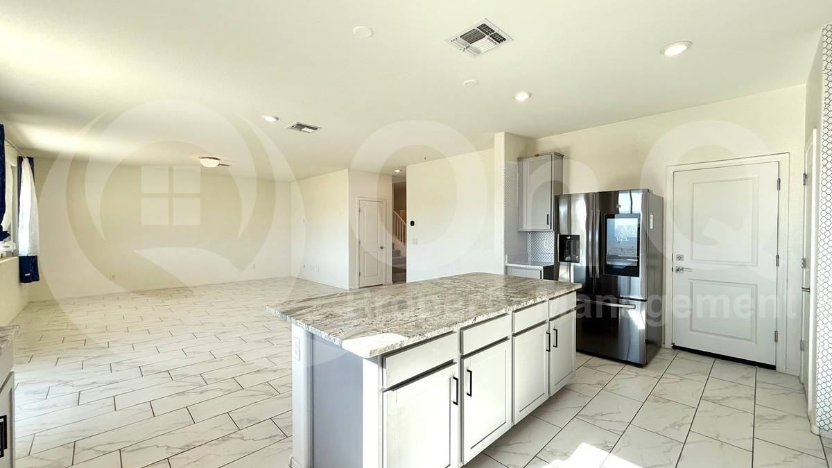 2439 W Kowalsky Ln - Photo 5 of 10