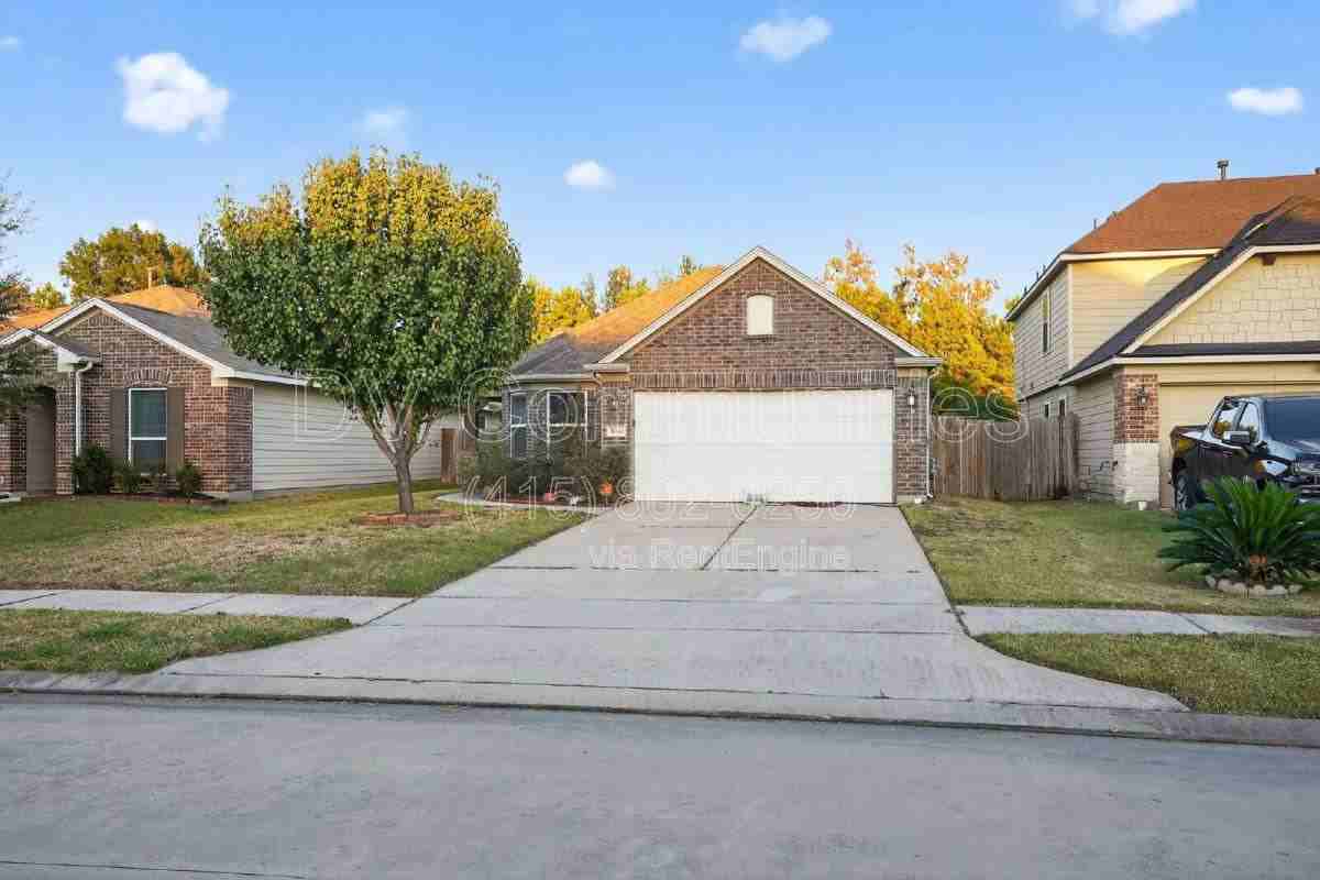 18506 W Hardy Rd - Photo 3 of 10