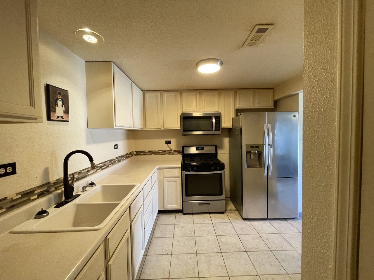 1515 N Water St - Photo 4 of 28