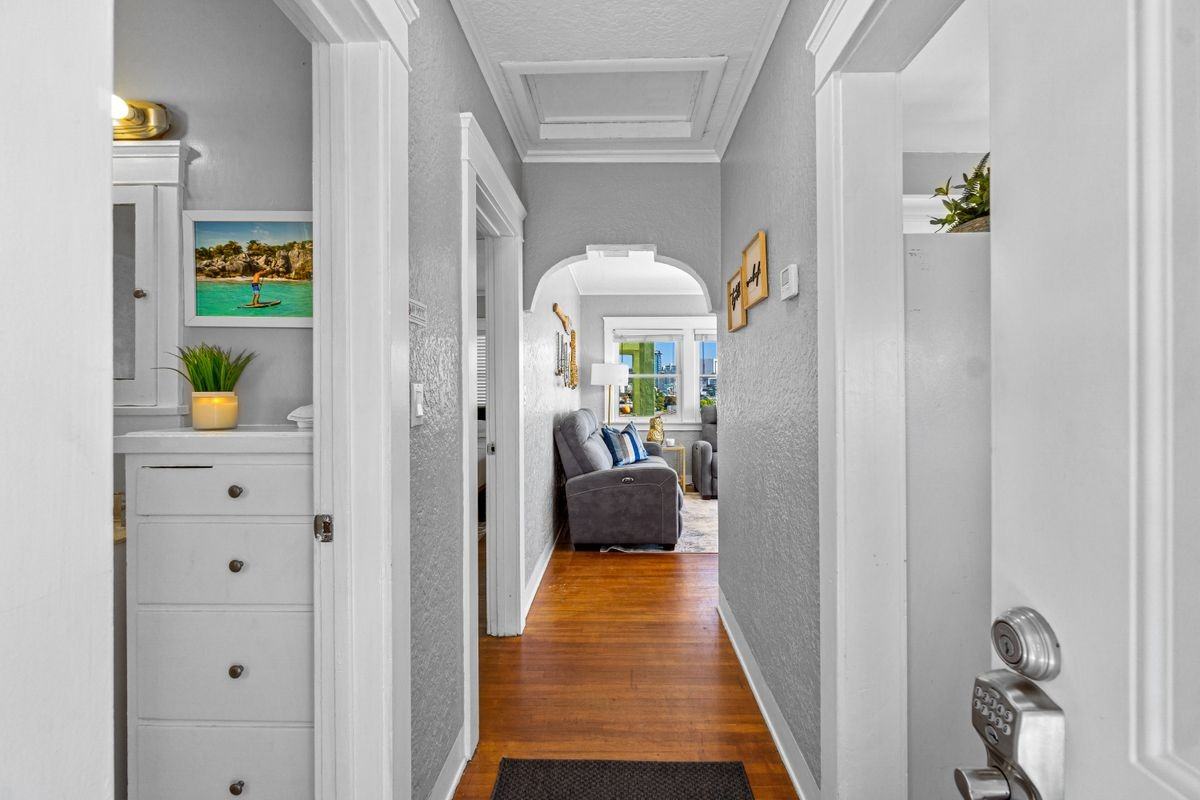 2452 Union St - Photo 7 of 40