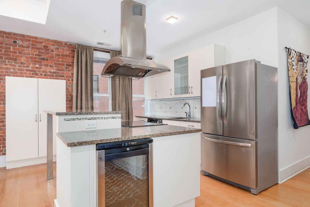 116 Crown St - Photo 2 of 13