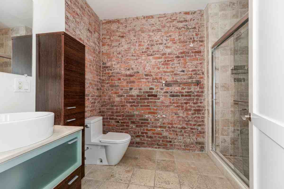 116 Crown St - Photo 7 of 13