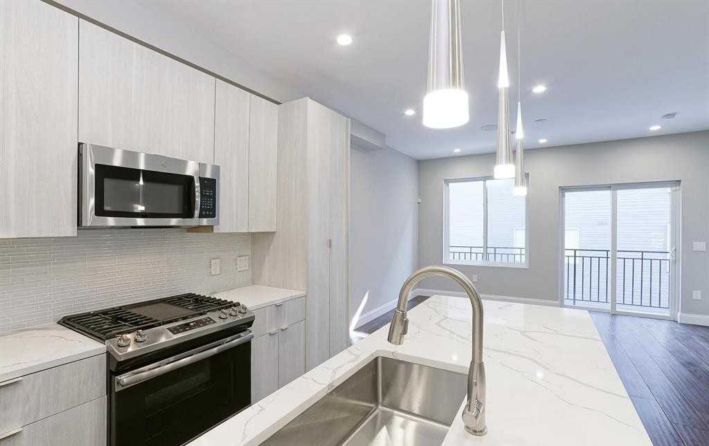 1630 Cambridge St #B - Photo 4 of 15