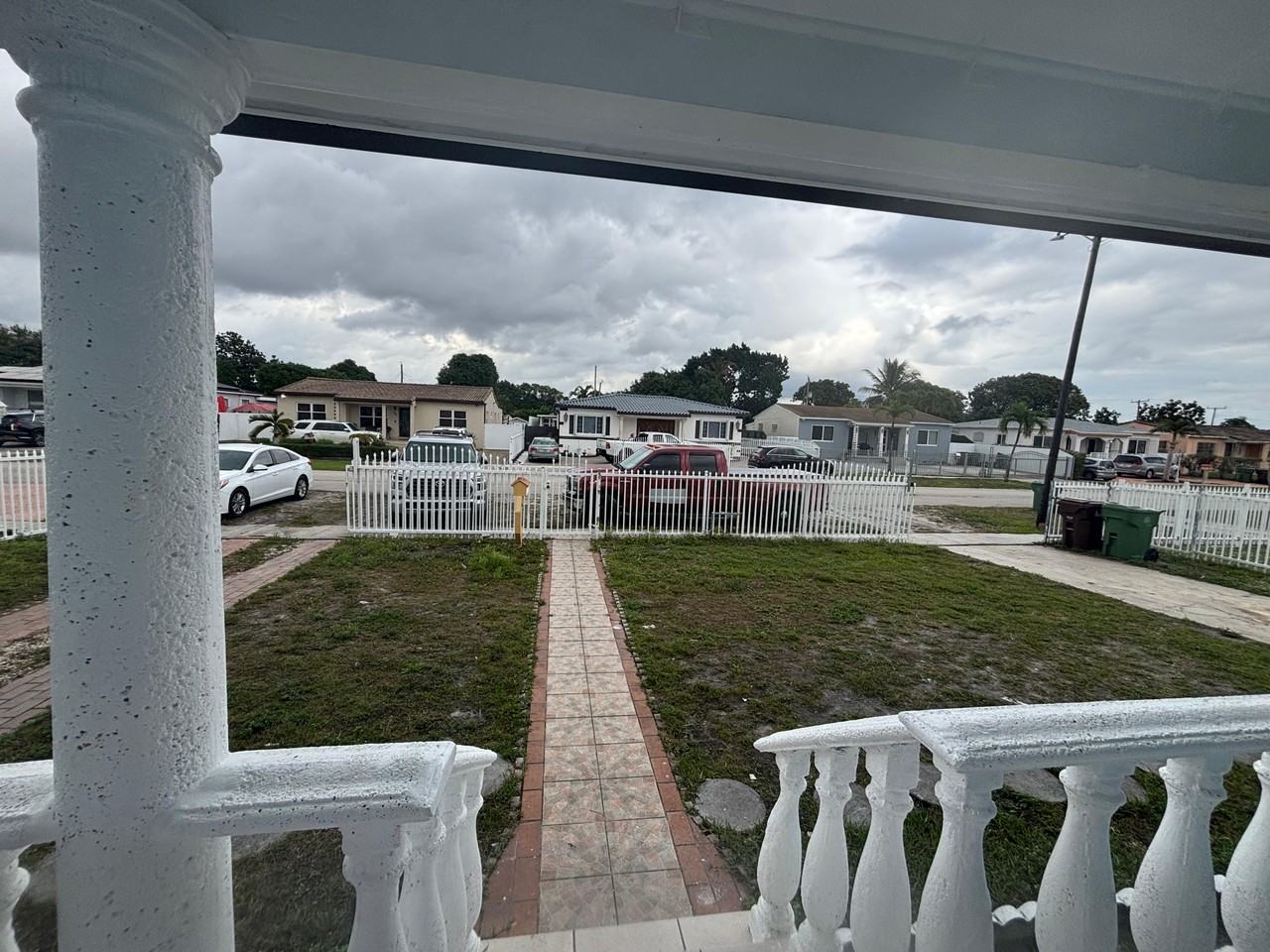 250 E 34th St Apt A #NA - Photo 2 of 20