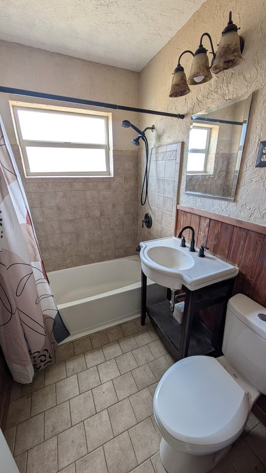 8124 Herbison Avenue - Photo 3 of 18