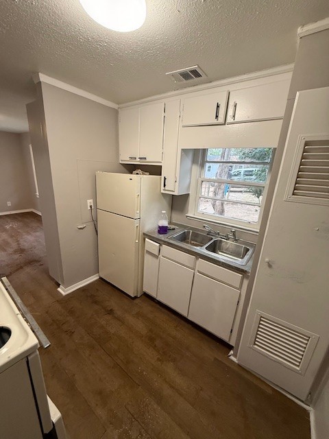 1927 Lincoln St #1 - Photo 2 of 12