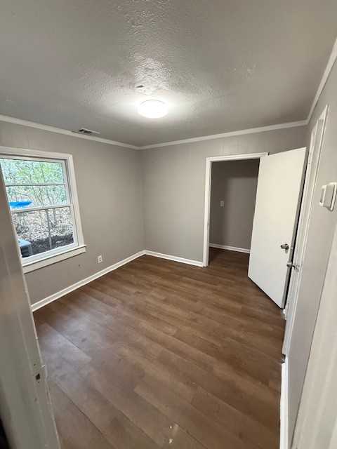 1927 Lincoln St #1 - Photo 7 of 12