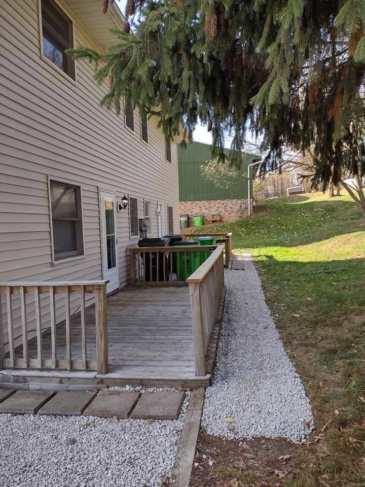 173 Home St - Photo 4 of 13