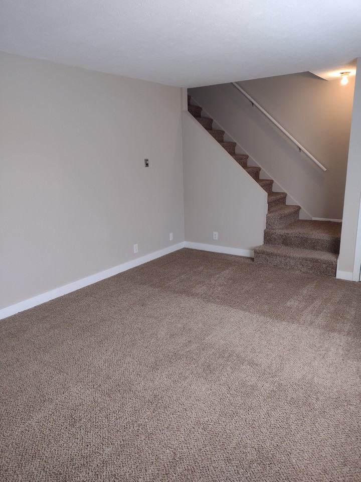 173 Home St - Photo 7 of 13