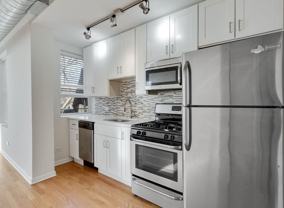 N Rockwell St & W Leland Ave - Photo 1 of 1