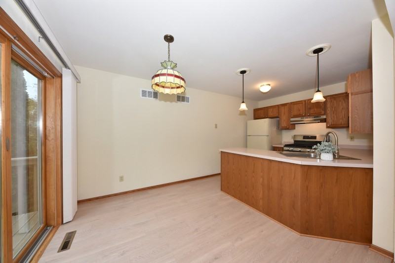 1337 Jensen Ct #1337 - Photo 3 of 10