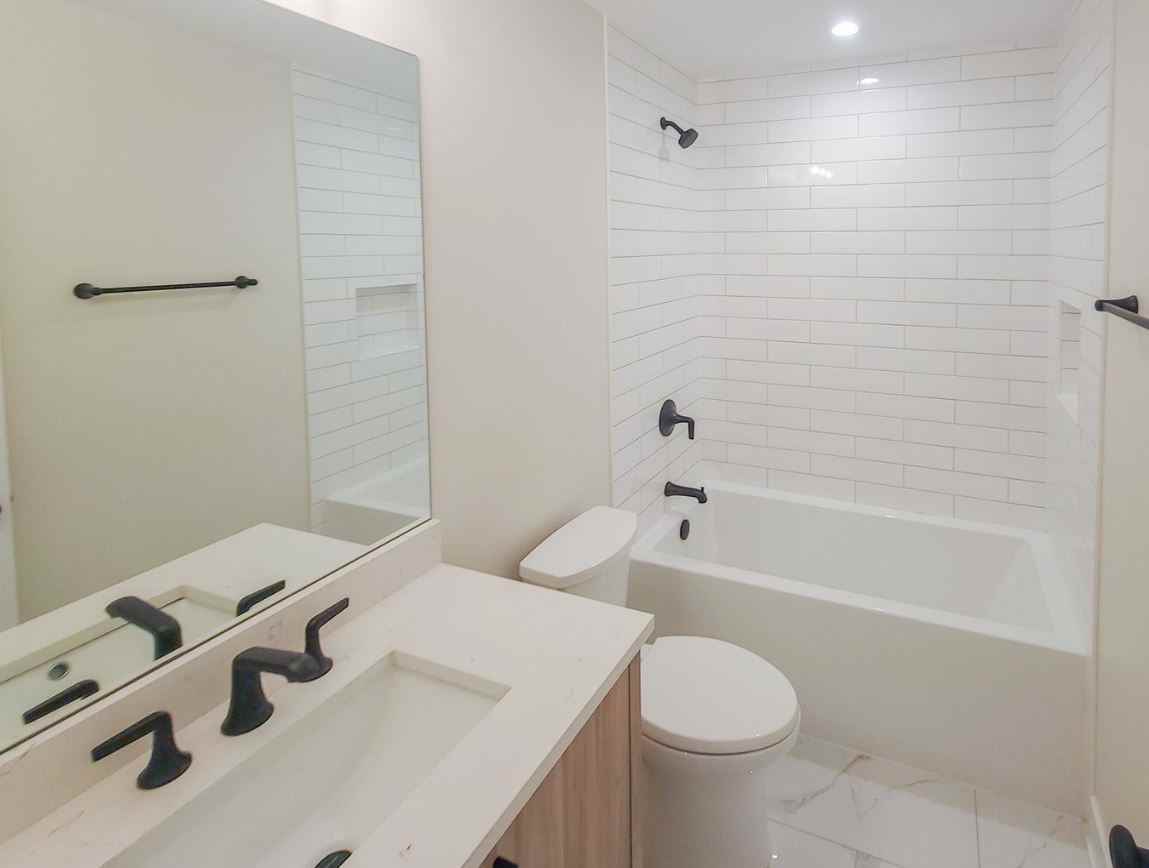 N Seeley Ave & W Lawrence Ave - Photo 5 of 10