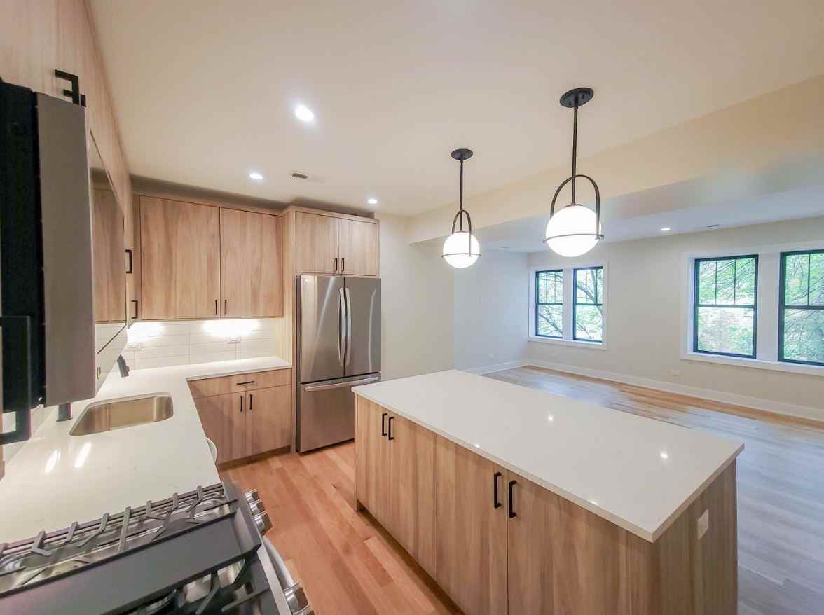 N Seeley Ave & W Lawrence Ave - Photo 3 of 10