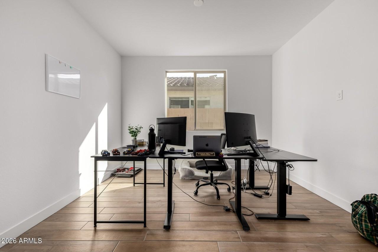 16780 W Cameron Dr - Photo 4 of 32