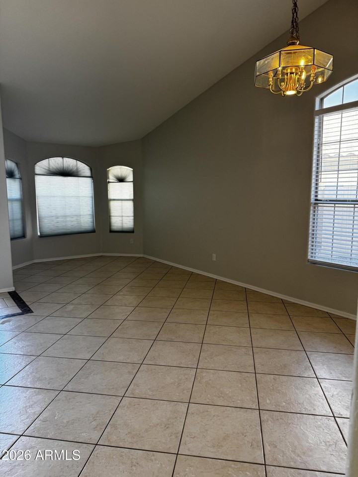 1921 W Winchester Way - Photo 2 of 19