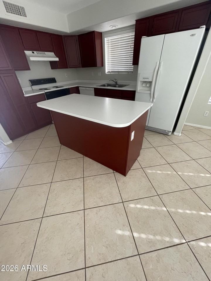 1921 W Winchester Way - Photo 3 of 19