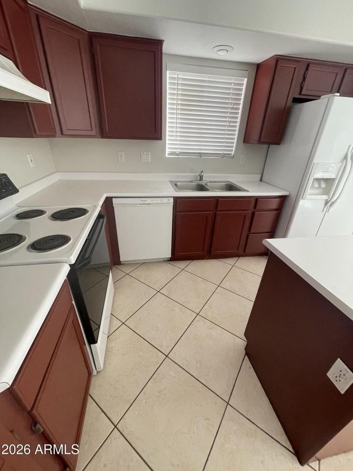 1921 W Winchester Way - Photo 5 of 19