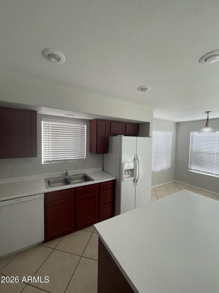 1921 W Winchester Way - Photo 6 of 19