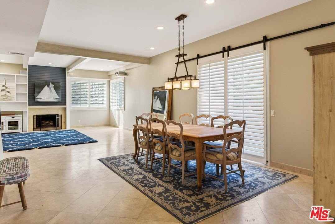 30 Galleon St - Photo 3 of 32