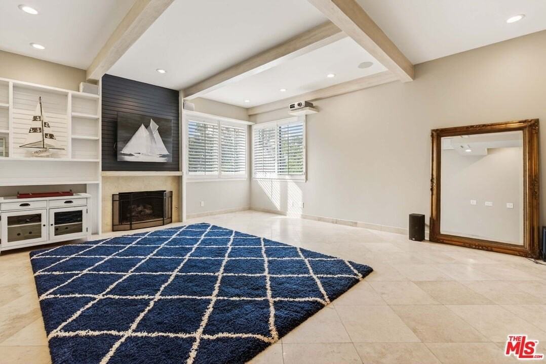 30 Galleon St - Photo 4 of 32