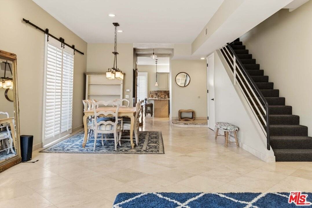 30 Galleon St - Photo 7 of 32