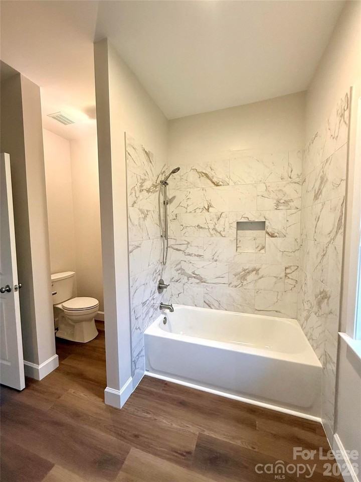 9235 Island Overlook Ct - Photo 7 of 20