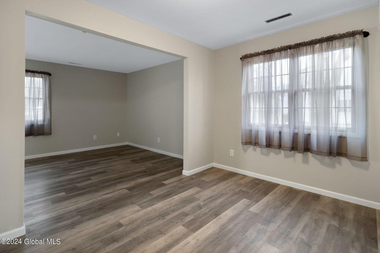 3 Terry Ct Unit B #B - Photo 3 of 24