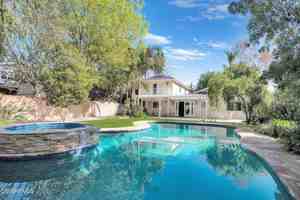 featured image of 4539 Mammoth Ave