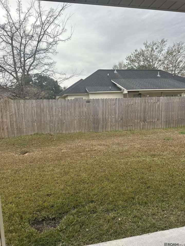 8926 Asoka Ave - Photo 2 of 16