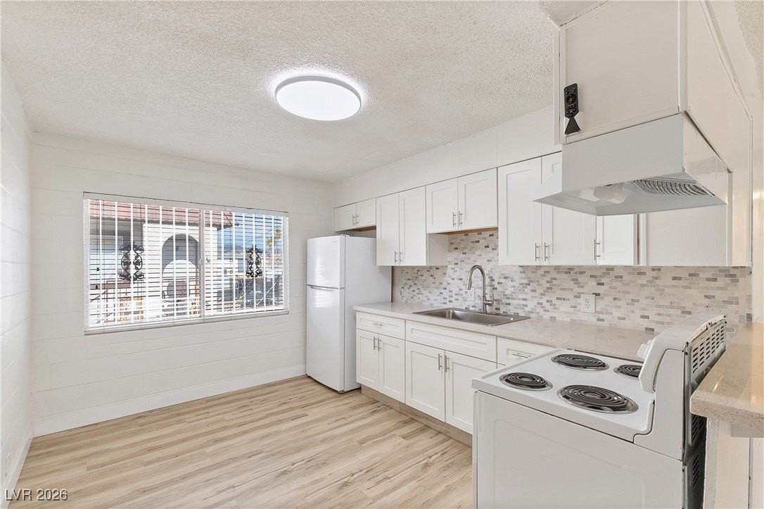 212 Kola St #4 - Photo 3 of 9