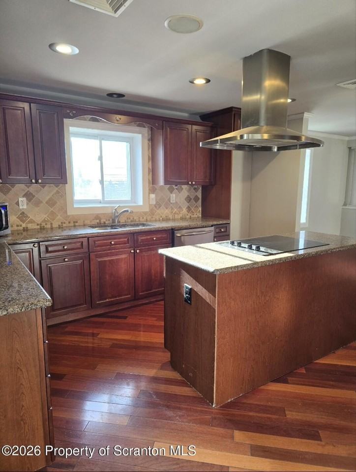 527 Cedar Ave Apt 3rd #3rdFL - Photo 6 of 14