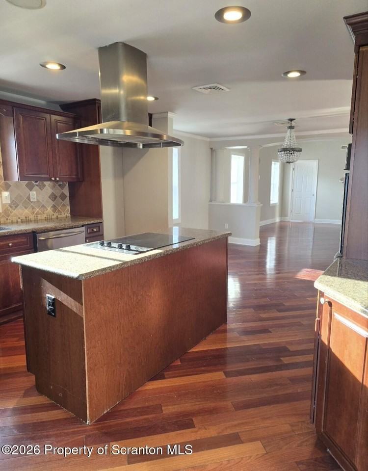 527 Cedar Ave Apt 3rd #3rdFL - Photo 7 of 14