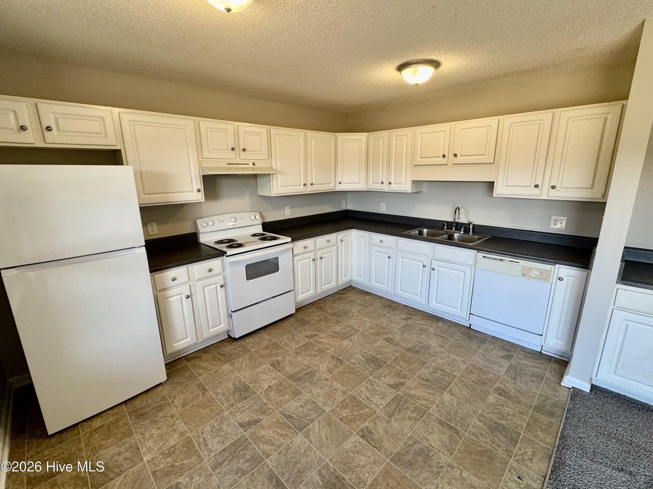 2140 Sanibelle Ln Unit B #B - Photo 2 of 11