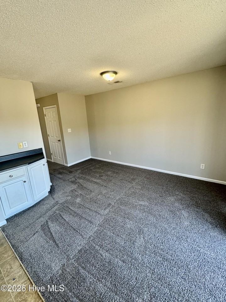 2140 Sanibelle Ln Unit B #B - Photo 3 of 11