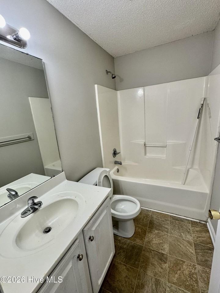 2140 Sanibelle Ln Unit B #B - Photo 7 of 11